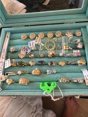 14k and 10k Elegant Women's all different prices lmk which 1 ur interested in?